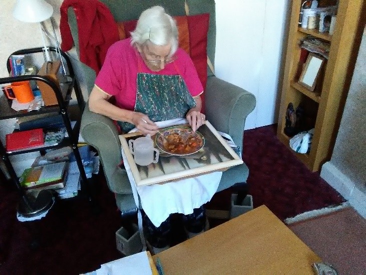 Photo of mum eating lunch
