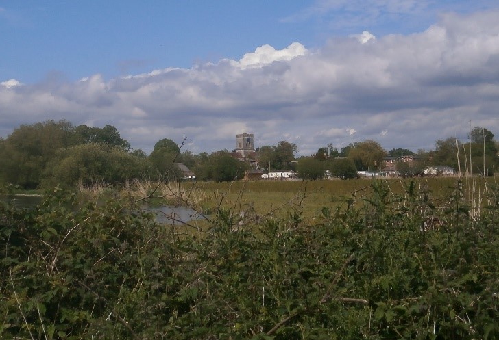 Photo of St Peter and St Paul Church, Ringwood viewed from Castleman Trailway