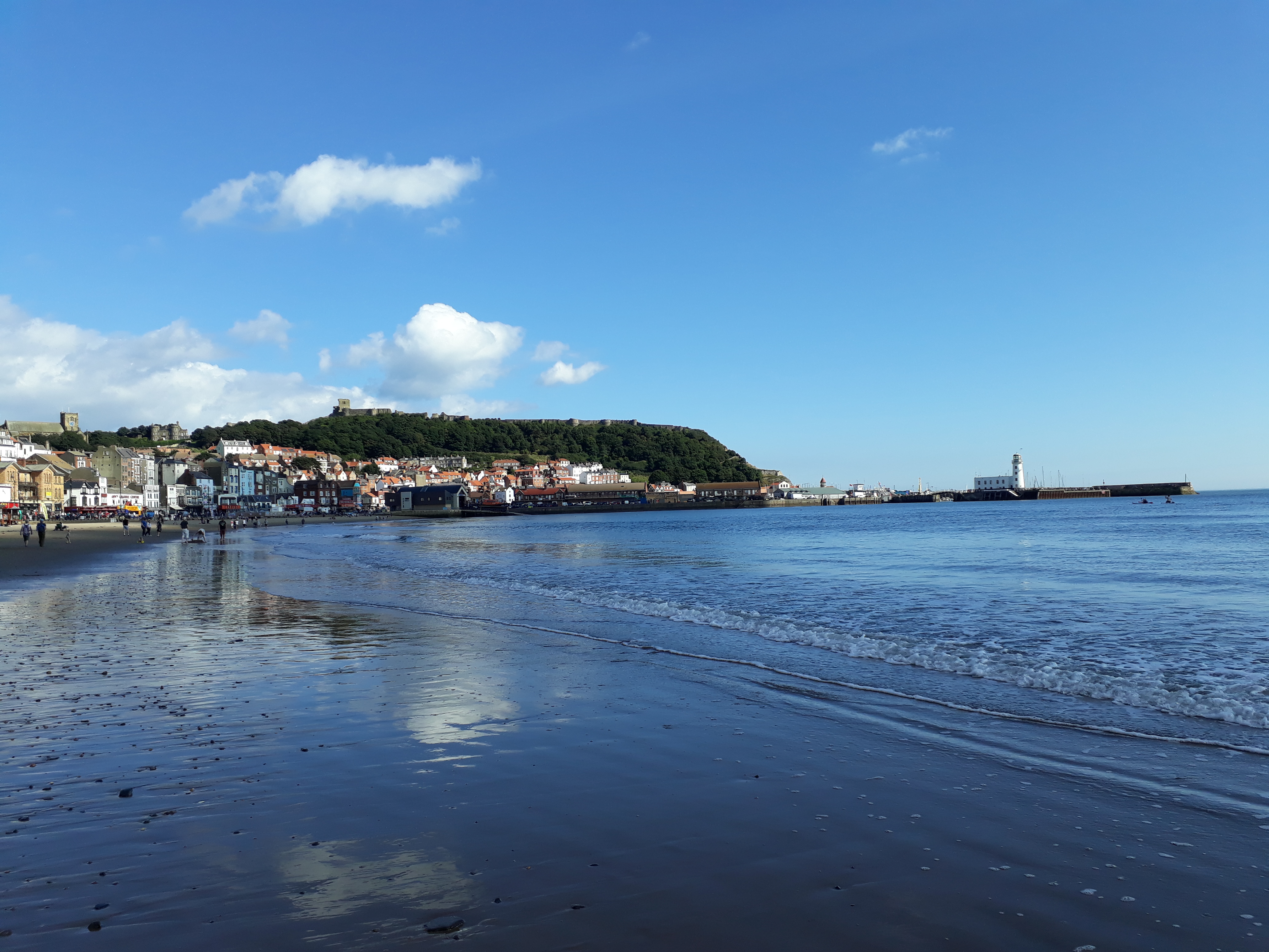 Photo of Scarborough beach and castle