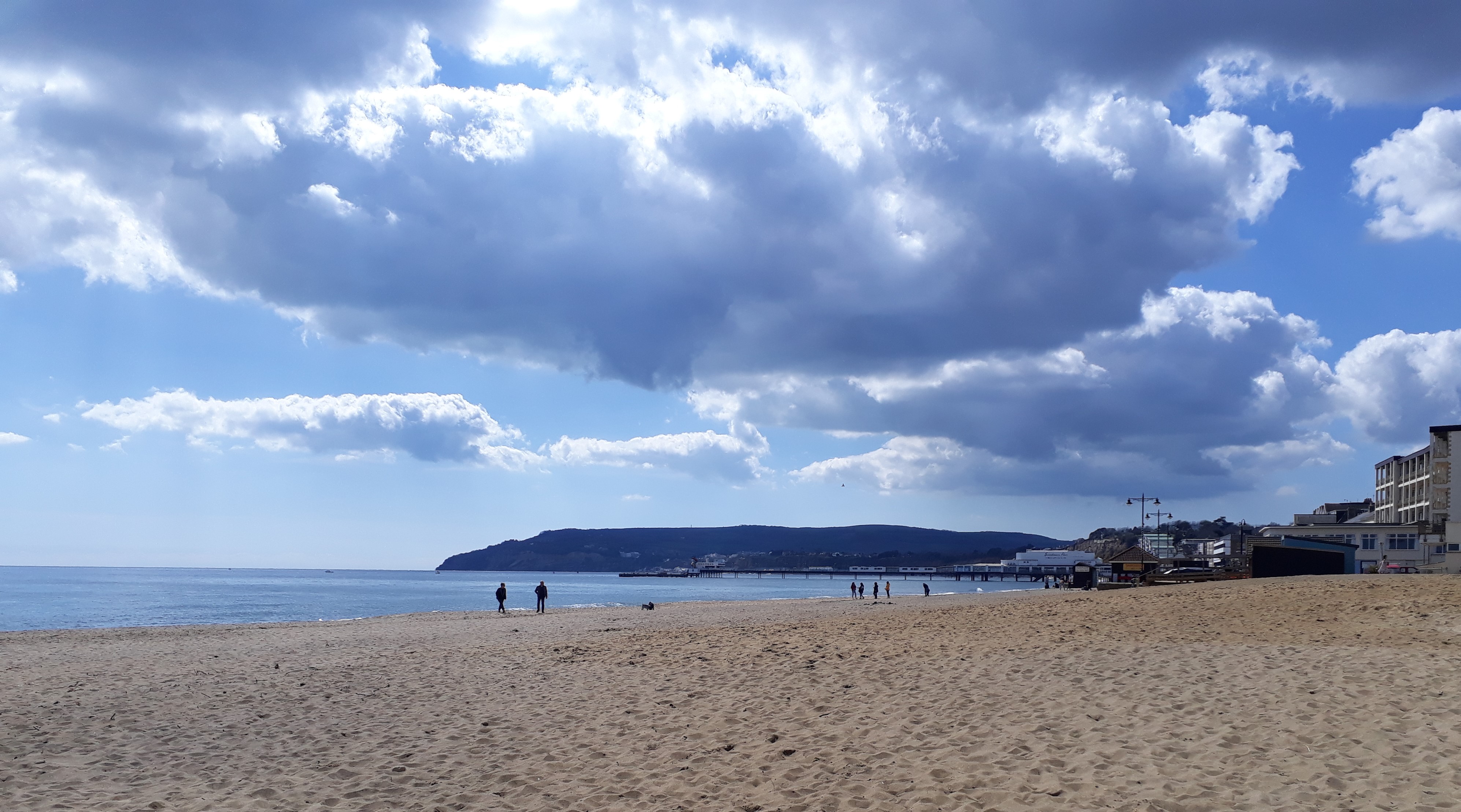 Photo of a sunny Sandown beach