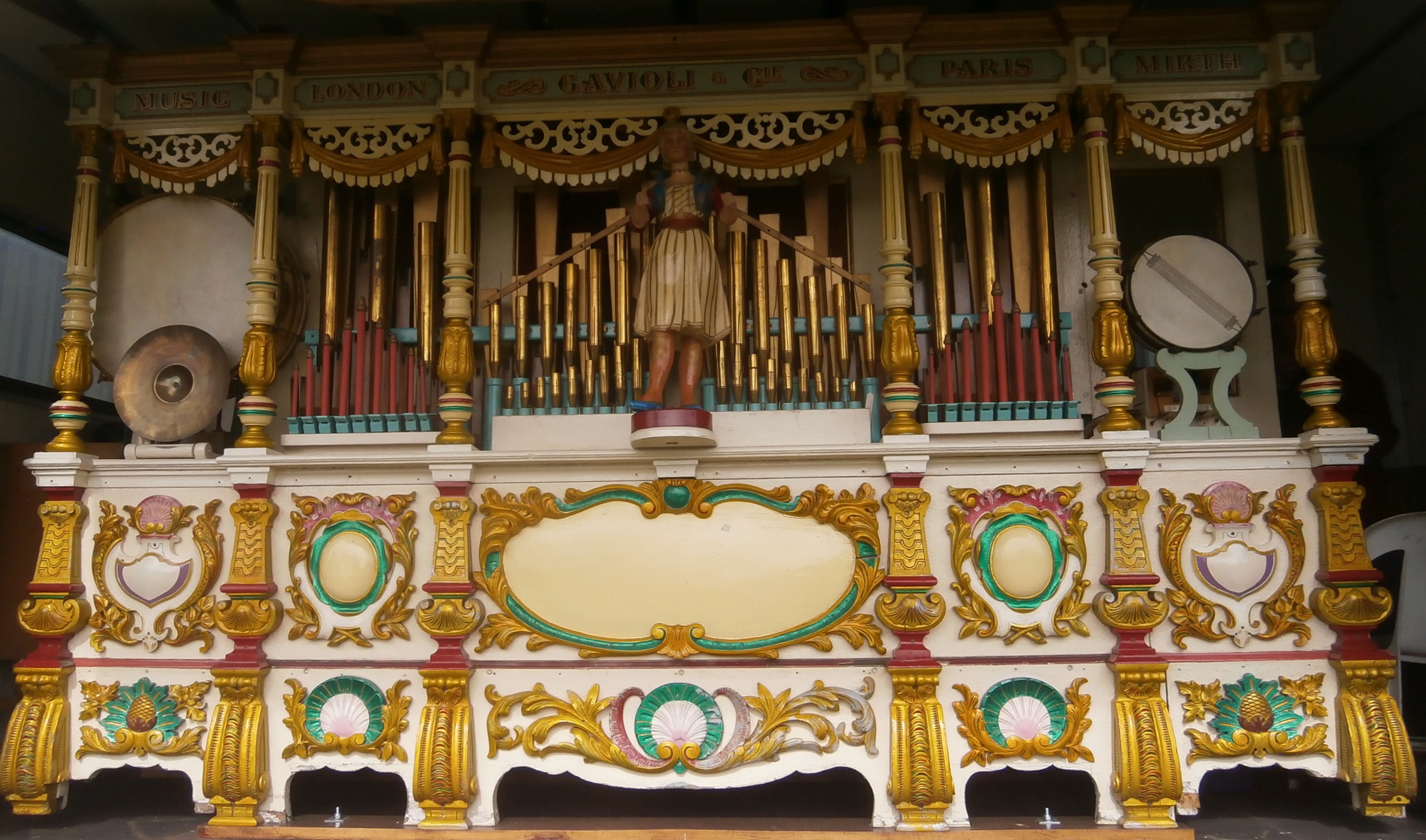Photo of a fairgound organ