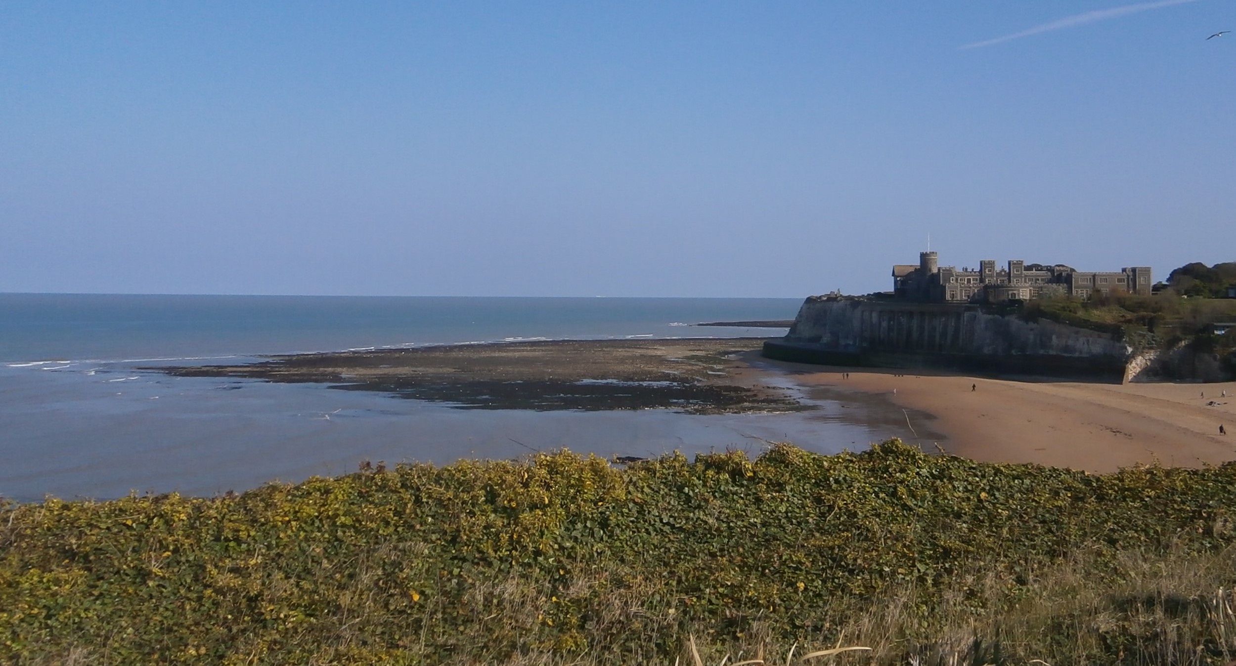 Photo of Kingsgate Castle and Bay