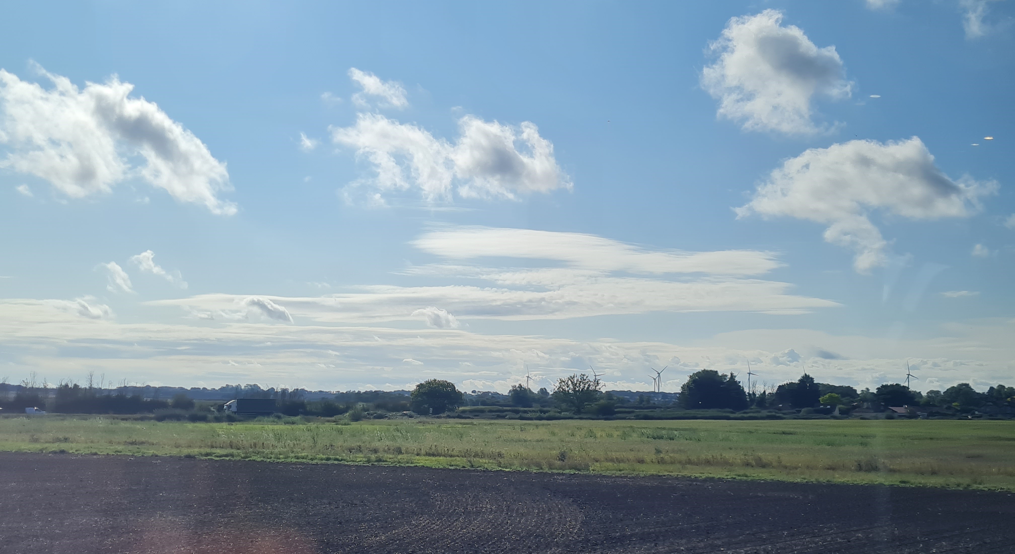 Photo of Peterborough to Farringdon train - Pretty clouds
