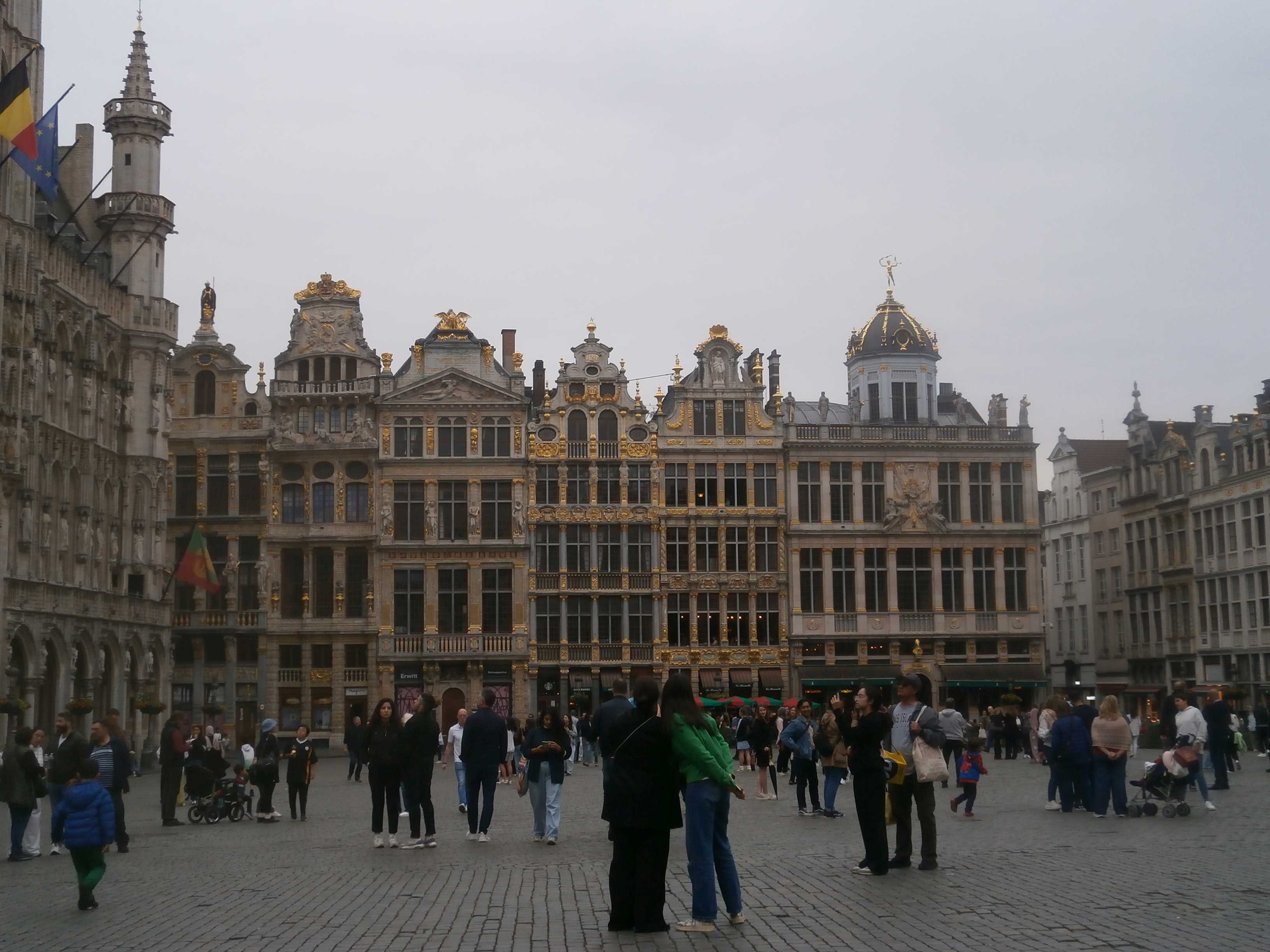 Photo of Various buildings in Grand Place, Bruxelles