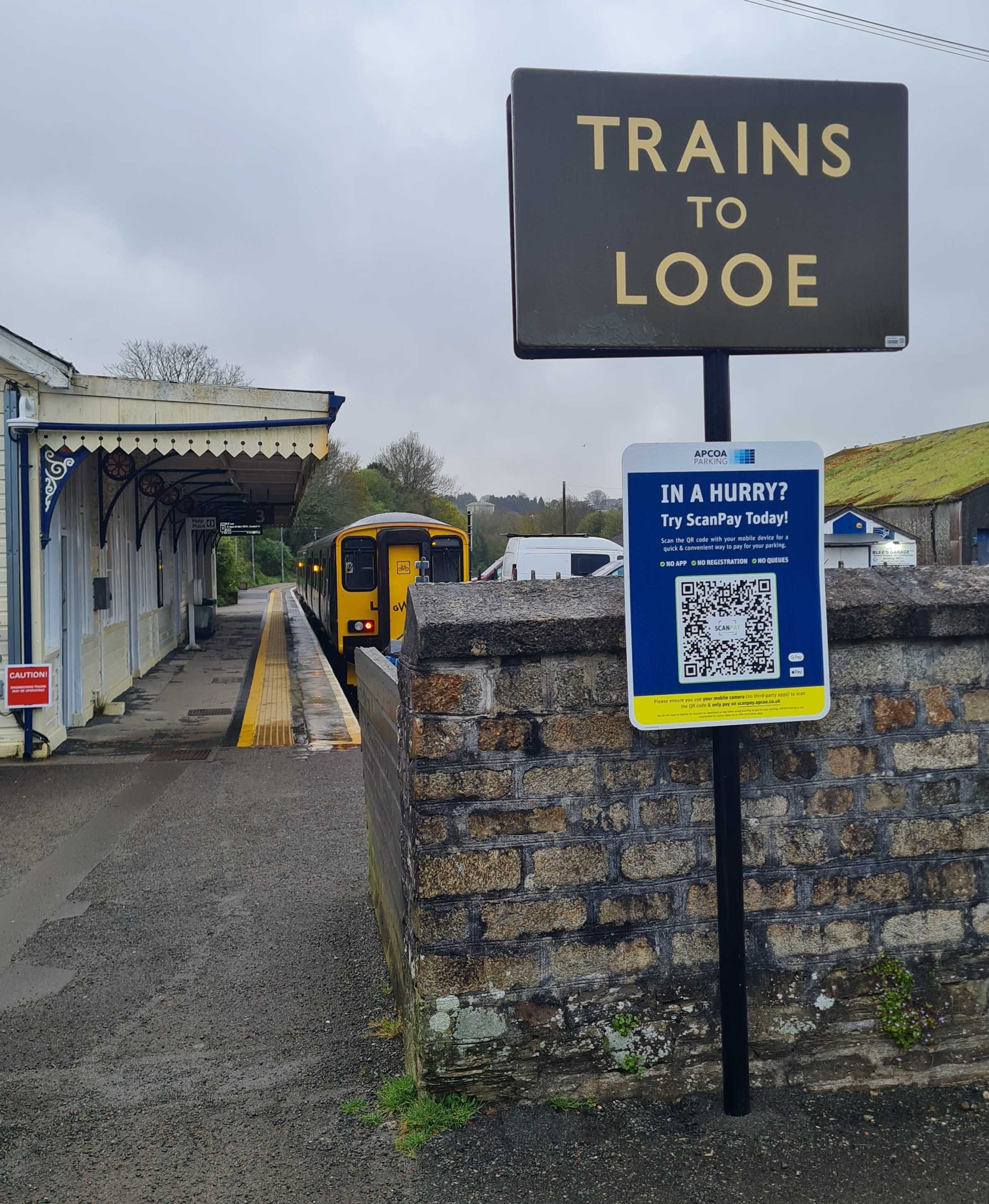Photo of Looe train in Liskeard platform